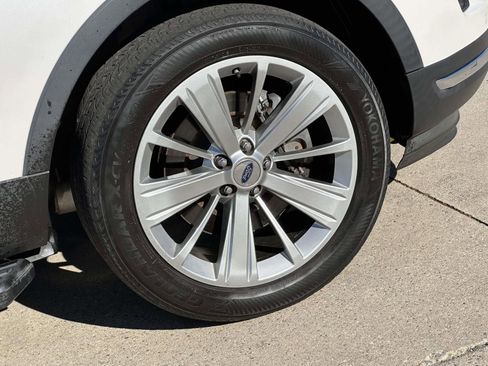 Used 2019 Ford Explorer Limited image 7