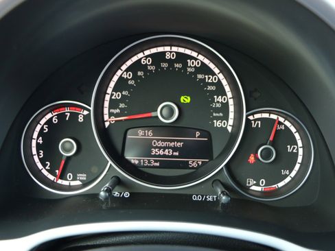 Used 2016 Volkswagen Beetle 1.8T SE FWD image 26