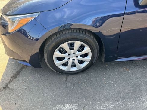 Used 2025 Toyota Corolla LE image 28