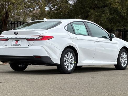 New 2025 Toyota Camry LE w/ Convenience Package FWD image 4