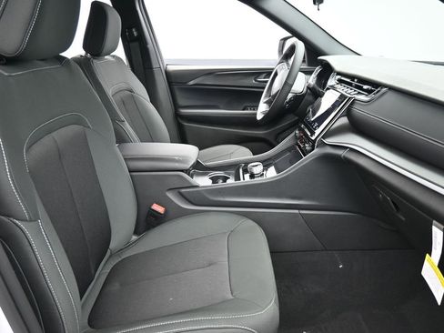 New 2026 Jeep Grand Cherokee L 4WD image 19