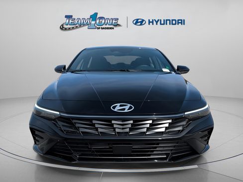 New 2026 Hyundai Elantra SEL Sport Premium image 2