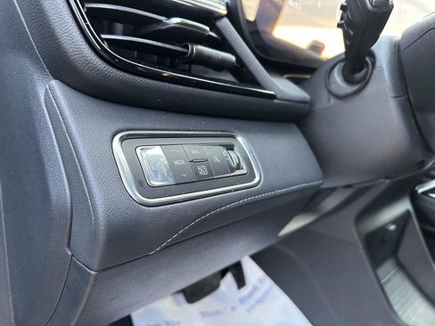 Used 2025 Buick Enclave Preferred image 22