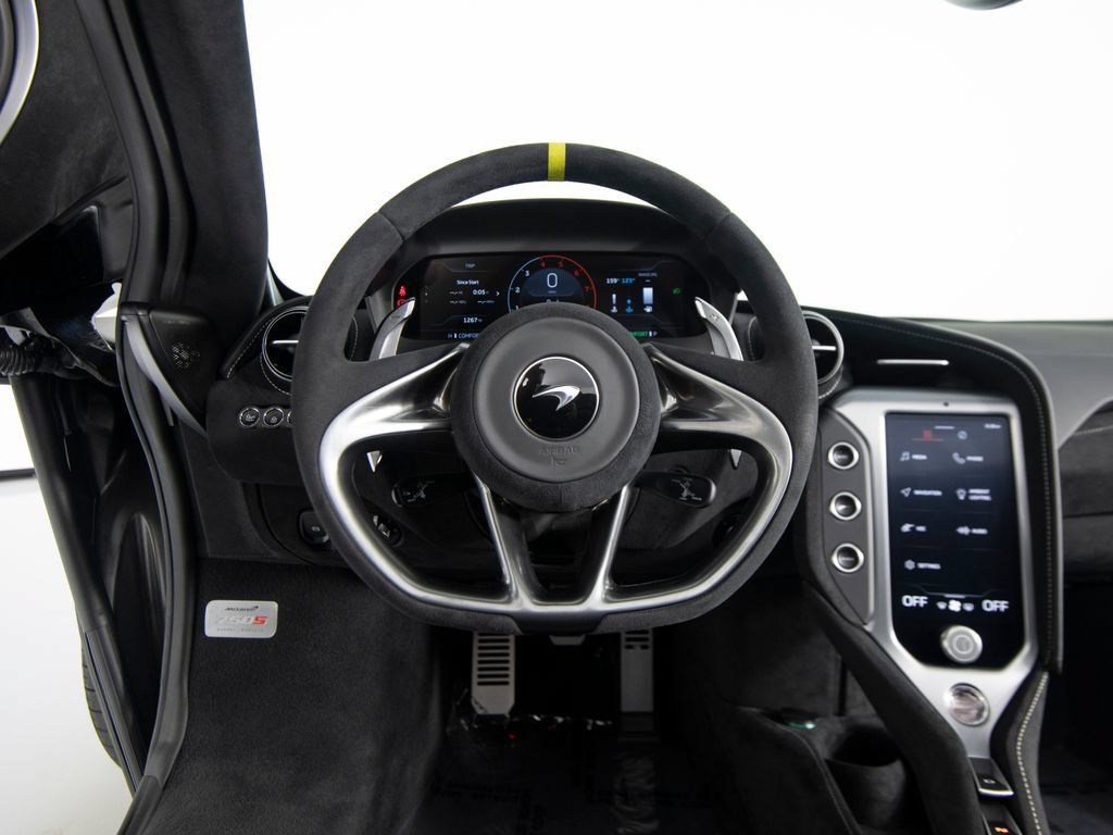 Used 2024 McLaren 750S Spider RWD image 15