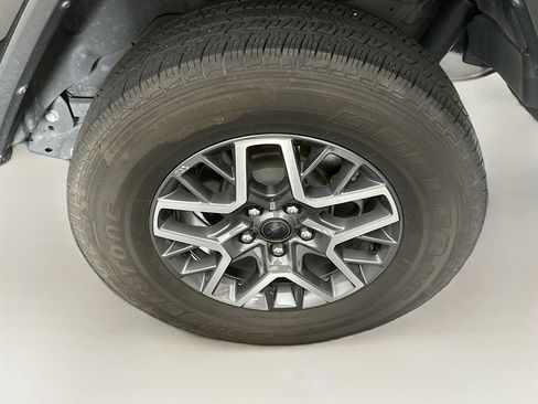 Used 2025 Jeep Wrangler Unlimited Sahara AWD/4WD image 11
