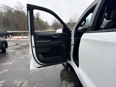 Used 2023 GMC Sierra 1500 AT4 w/ Technology Package image 21