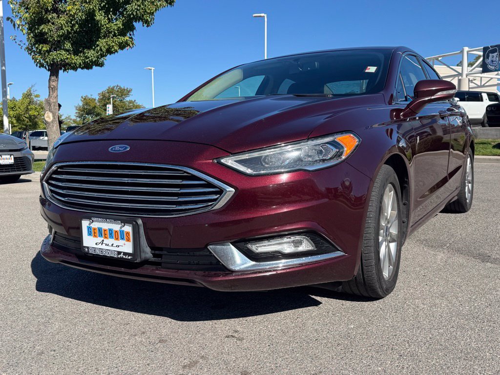 Used 2017 Ford Fusion SE w/ Fusion SE Technology Package FWD image 4