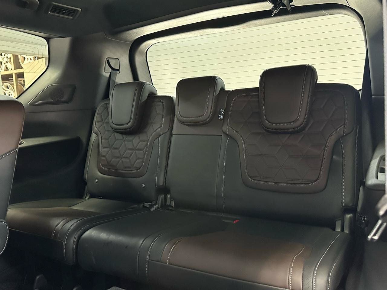 Used 2025 Nissan Armada Platinum w/ Convenience Package RWD image 21