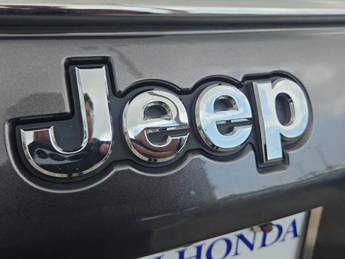 Used 2022 Jeep Compass Limited w/ Elite Group AWD/4WD image 35