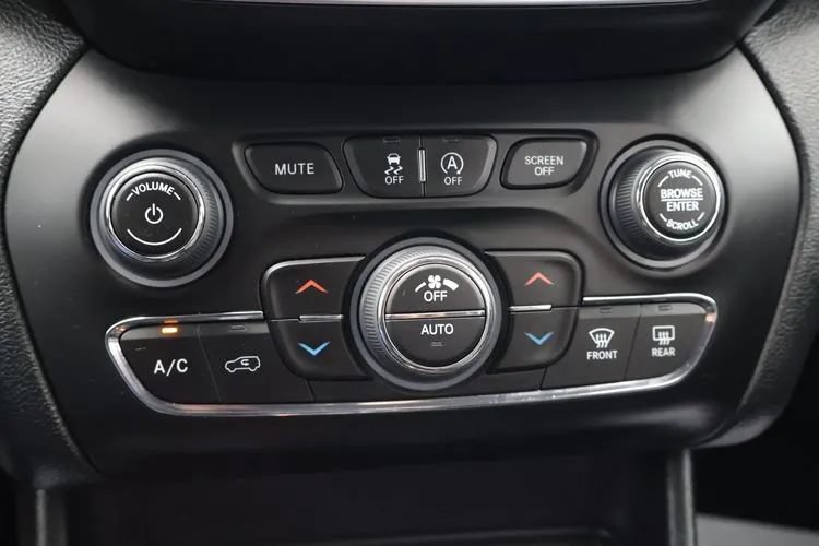Used 2022 Jeep Cherokee Trailhawk w/ Premium Leather Package AWD/4WD image 33