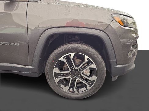 Used 2022 Jeep Compass Limited image 2