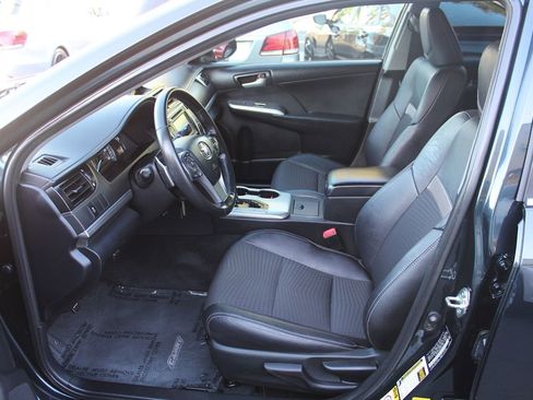 Used 2013 Toyota Camry SE FWD image 17