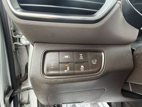 Used 2019 Hyundai Santa Fe Limited image 26