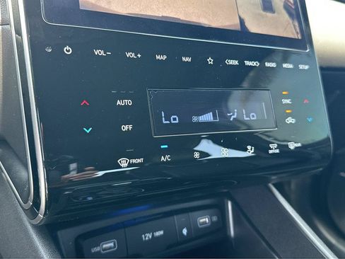 Used 2022 Hyundai Santa Cruz Limited AWD/4WD image 26