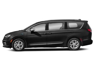 Used 2023 Chrysler Pacifica Touring-L video 3