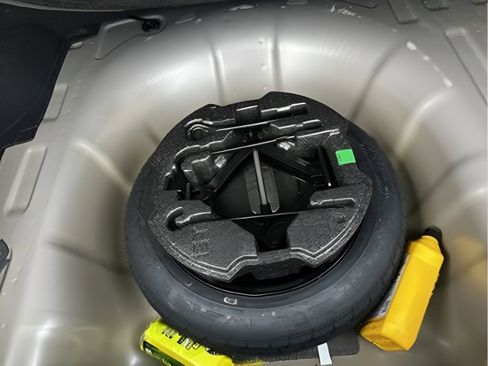 Used 2023 Hyundai Elantra SEL w/ Convenience Package image 22