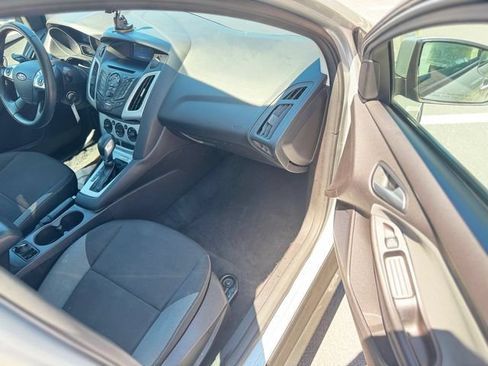 Used 2014 Ford Focus SE FWD image 25