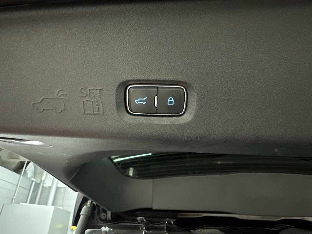Used 2025 Ford Expedition Max Platinum AWD/4WD image 37