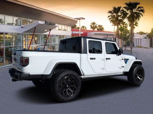 Used 2023 Jeep Gladiator Sport AWD/4WD image 3