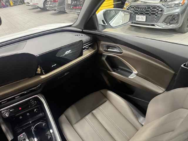 Used 2025 Audi Q5 Premium w/ Convenience Package AWD/4WD image 14