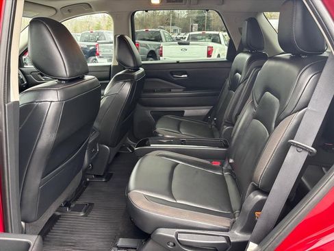 Used 2022 Nissan Pathfinder SL w/ SL Premium Package image 10