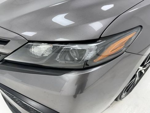 Used 2023 Toyota Camry SE FWD image 6