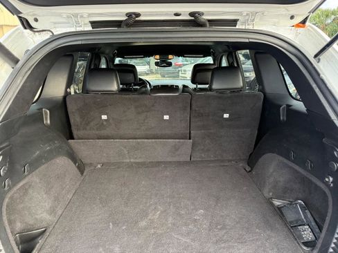 Used 2019 Jeep Grand Cherokee Altitude image 13