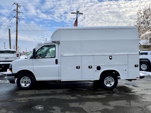 New 2025 GMC Savana 3500 1WT w/ Power Convenience Package image 4
