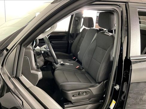 Used 2024 Chevrolet Silverado 1500 LT AWD/4WD image 35