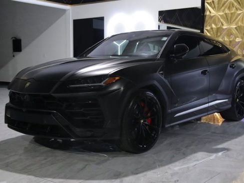 Used 2021 Lamborghini Urus AWD/4WD image 3