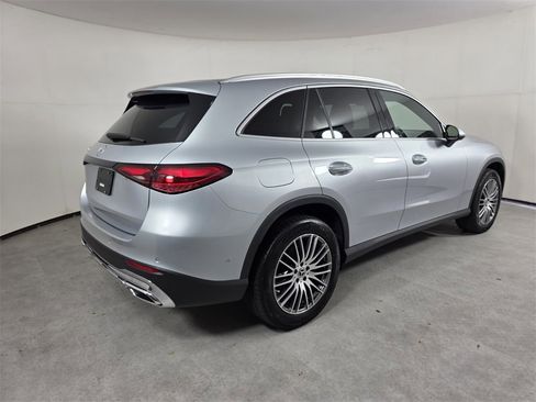 Certified 2025 Mercedes-Benz GLC 300 image 4