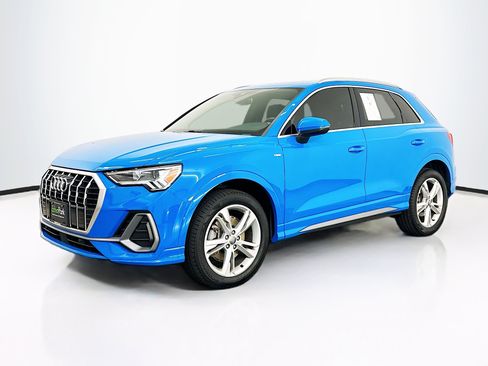 Used 2020 Audi Q3 2.0T Premium Plus w/ Premium Plus Package AWD/4WD image 3