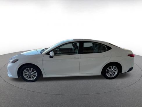 Used 2025 Toyota Camry LE image 8