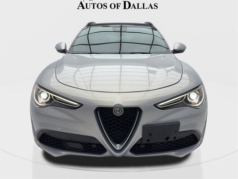 Used 2022 Alfa Romeo Stelvio Ti image 4