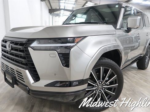 Used 2024 Lexus GX 550 w/ Accessory Package (2T) AWD/4WD image 2