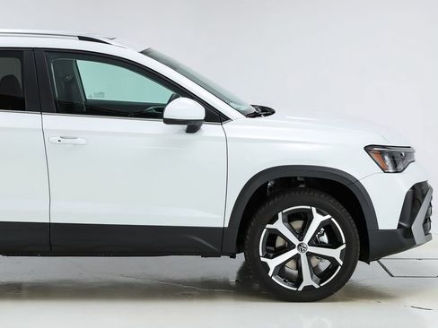 New 2025 Volkswagen Taos SEL image 51