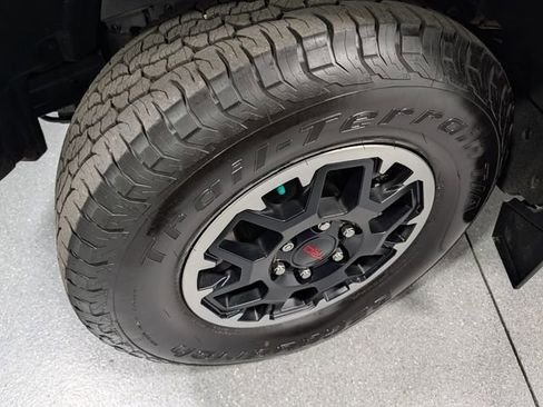 Used 2024 Toyota Tacoma TRD Sport image 10