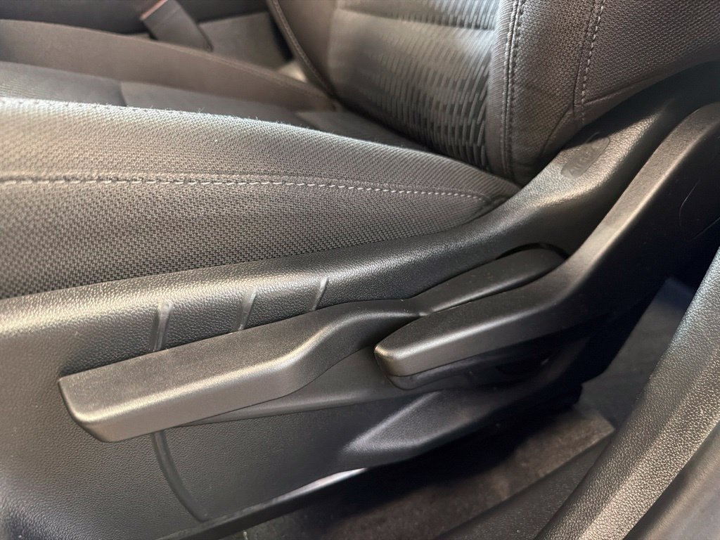 Used 2026 Chevrolet Equinox LT AWD/4WD image 22