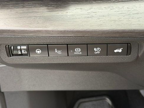 Certified 2024 Nissan Ariya AWD image 12