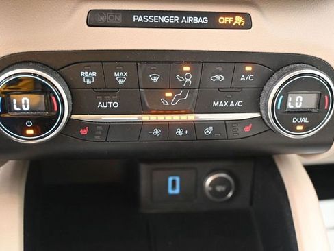 Certified 2020 Ford Escape Titanium AWD/4WD image 13