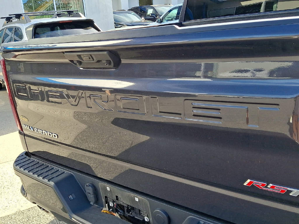 Used 2023 Chevrolet Silverado 1500 RST w/ Z71 Off-Road Package AWD/4WD image 29