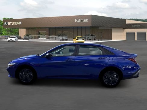 Used 2026 Hyundai Elantra Sport FWD image 3