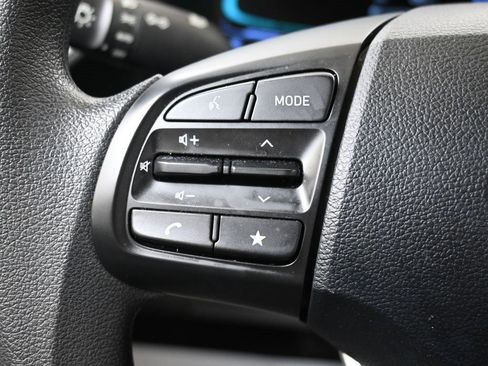 Certified 2023 Hyundai Venue SE image 25