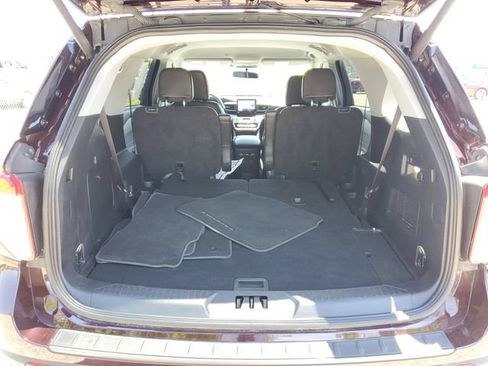 Used 2023 Ford Explorer XLT w/ Equipment Group 202A AWD/4WD image 8