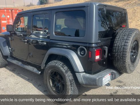 Used 2018 Jeep Wrangler Unlimited Sport S AWD/4WD image 8