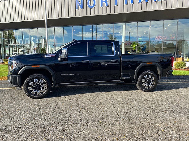Used 2024 GMC Sierra 2500 Denali w/ Denali Reserve Package AWD/4WD image 4