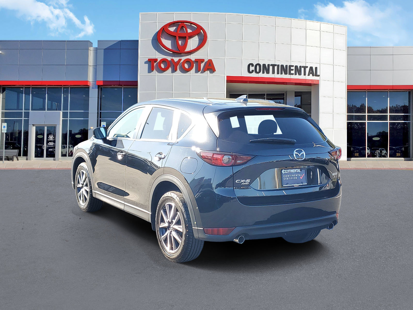 Used 2018 MAZDA CX-5 Touring w/ Preferred Equipment Package AWD/4WD image 4