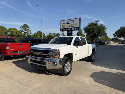 Used 2015 Chevrolet Silverado 2500 LT w/ LT Convenience Package AWD/4WD image 3