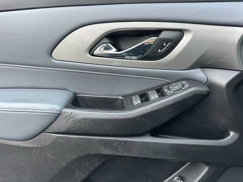 Used 2020 Chevrolet Traverse LT w/ LT Premium Package image 11