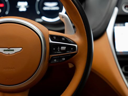 Used 2023 Aston Martin DBX AWD/4WD image 44